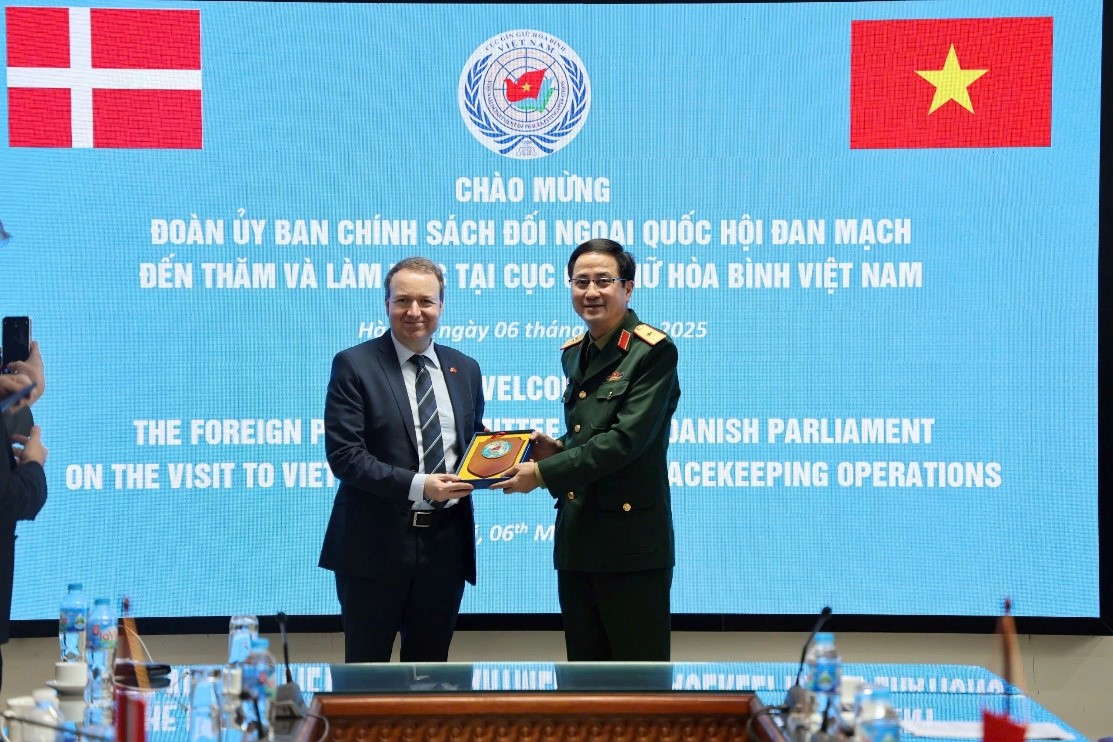 Đoàn Ủy ban Chính sách Đối ngoại Quốc hội Đan Mạch thăm Cục Gìn giữ hòa bình Việt Nam